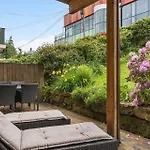 Central Apartment With Private Garden And 18Sqm Terrace *