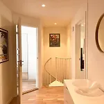 Central Apartment With Private Garden And 18Sqm Terrace *