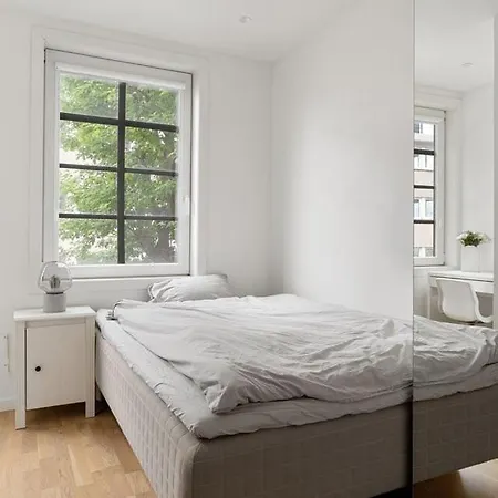 Urban Retreat, Traditional Wooden House In * Bergen