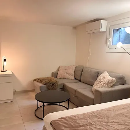 Central Apartment With Private Garden And 18Sqm Terrace Apartamento *
